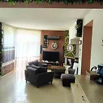 빌라 ,,ива